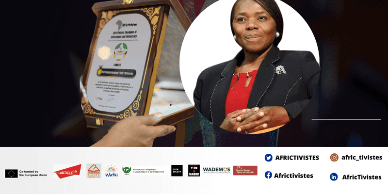 Thuli Madonsela receives the AfricTivistes Champion of Governance and Democracy Award
