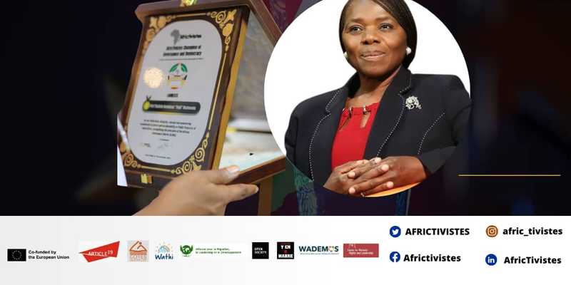 La sud-africaine, ancienne Médiatrice de la République,  Thuli Madonsela reçoit la distinction Champion AfricTivistes de la gouvernance et la démocratie 